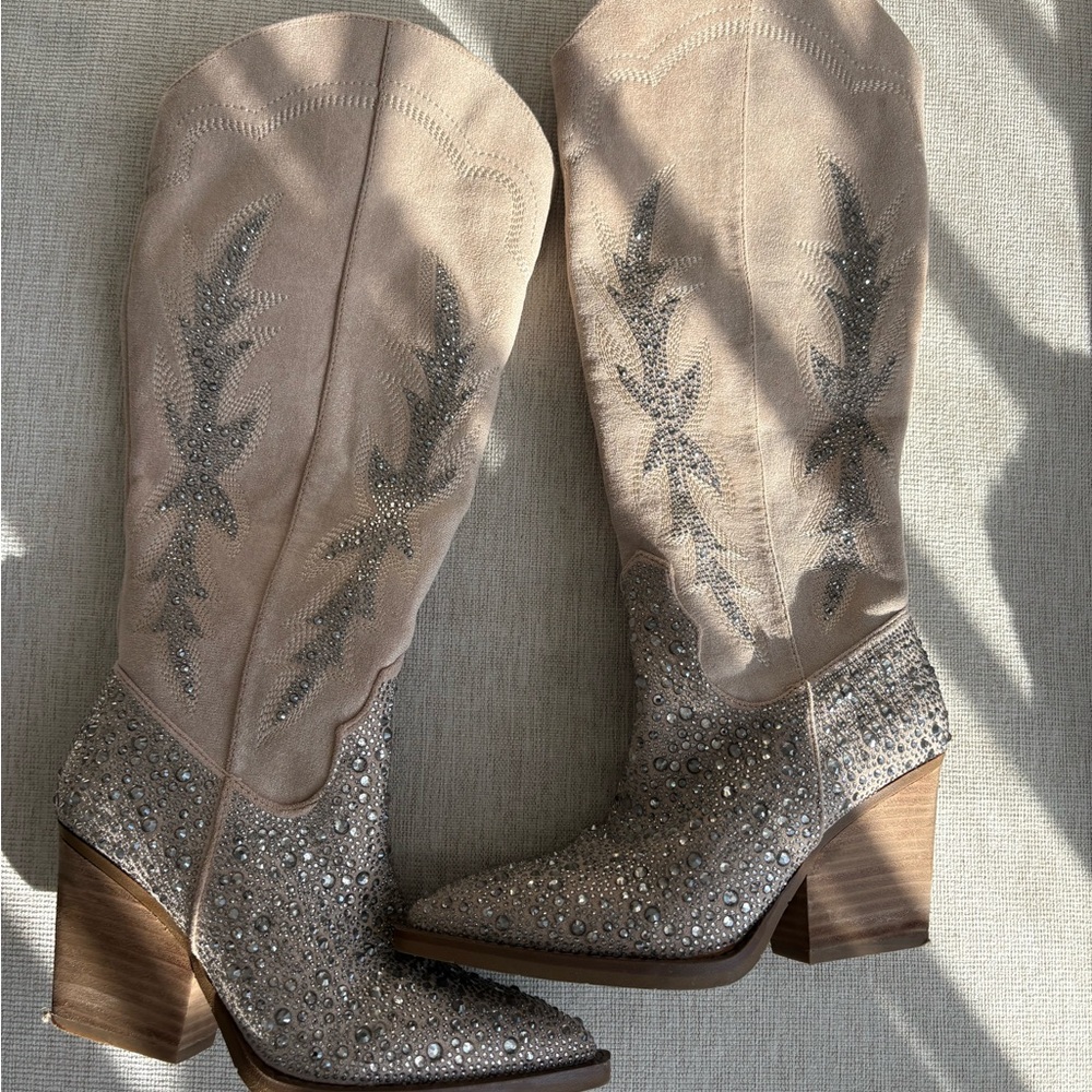 Cowgirl Beige and Silver Heeled Boots